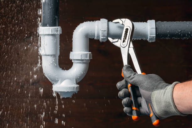 Professional Plumbing technician working in Washington, KS